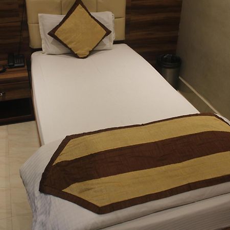Hotel Oishi Plaza Mukutmanipur ภายนอก รูปภาพ