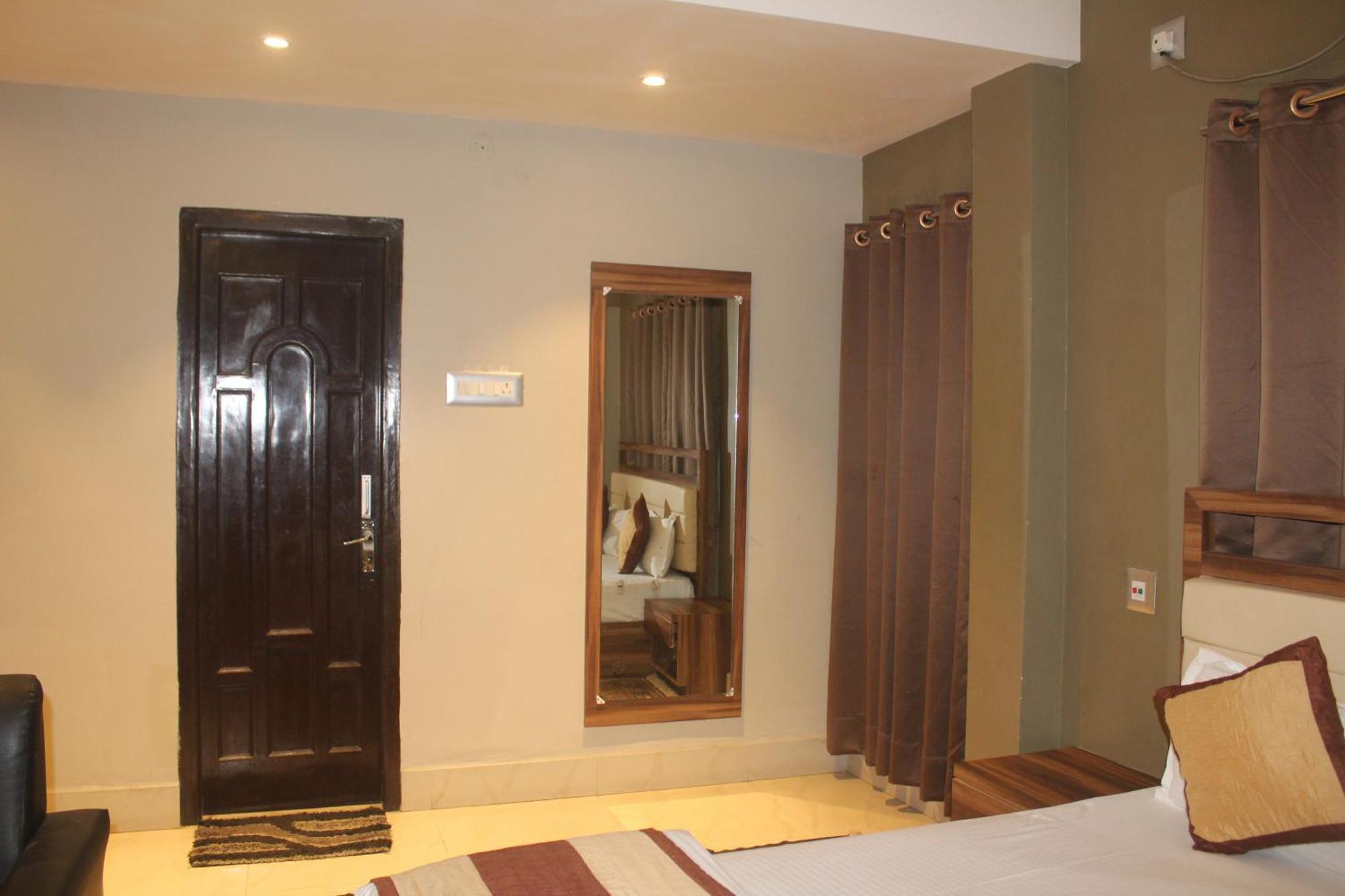 Hotel Oishi Plaza Mukutmanipur ภายนอก รูปภาพ