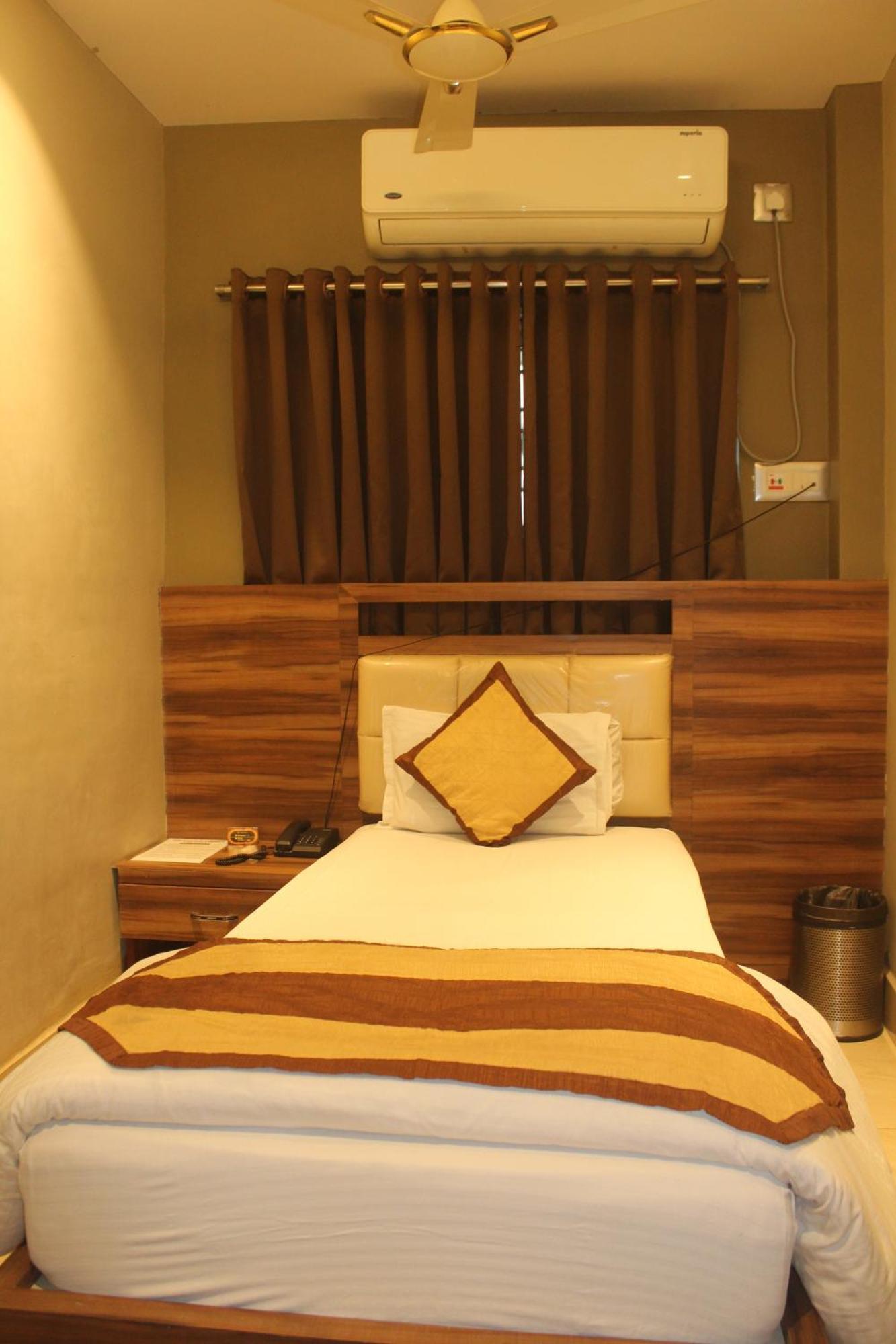 Hotel Oishi Plaza Mukutmanipur ภายนอก รูปภาพ