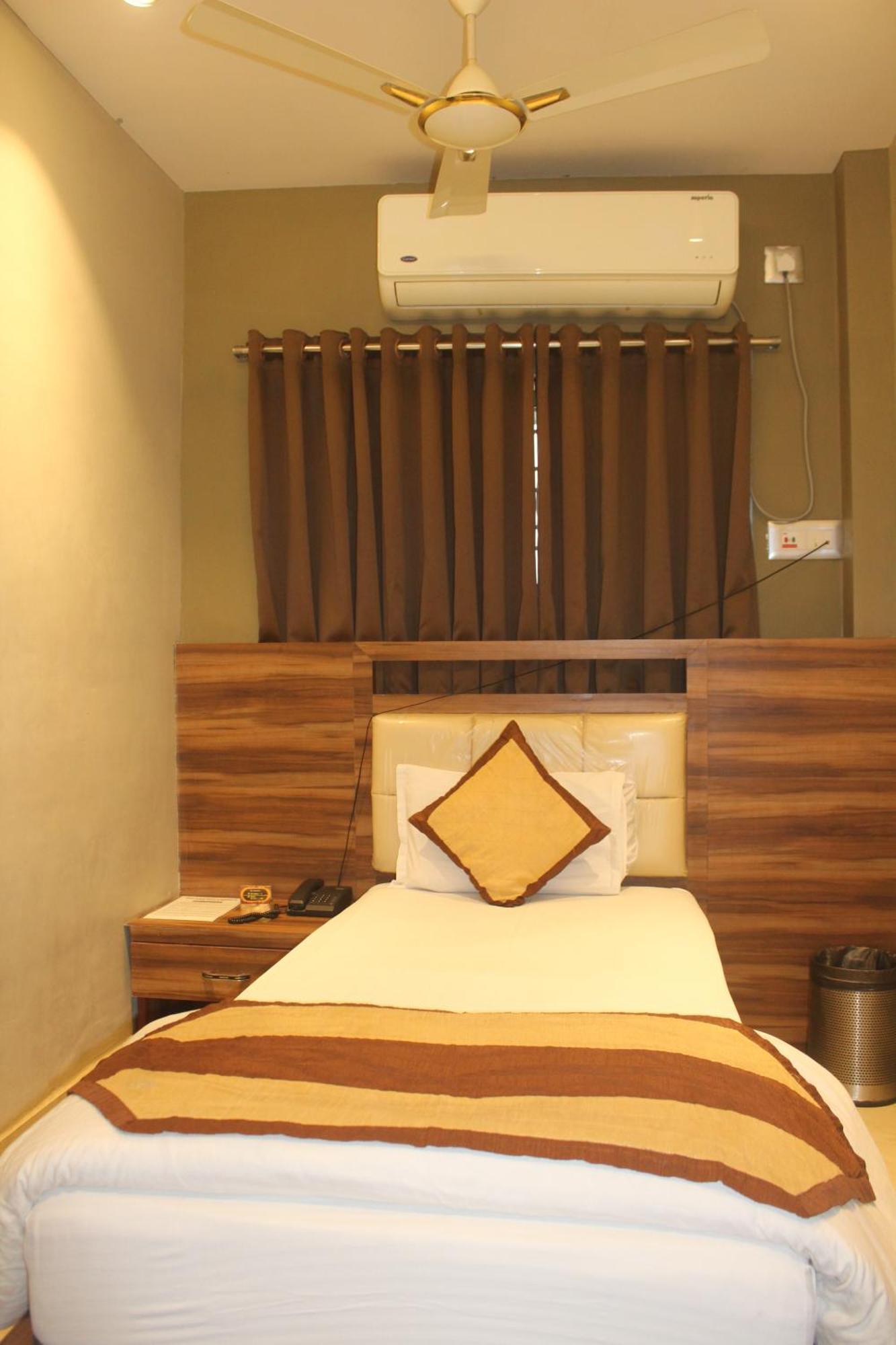 Hotel Oishi Plaza Mukutmanipur ภายนอก รูปภาพ