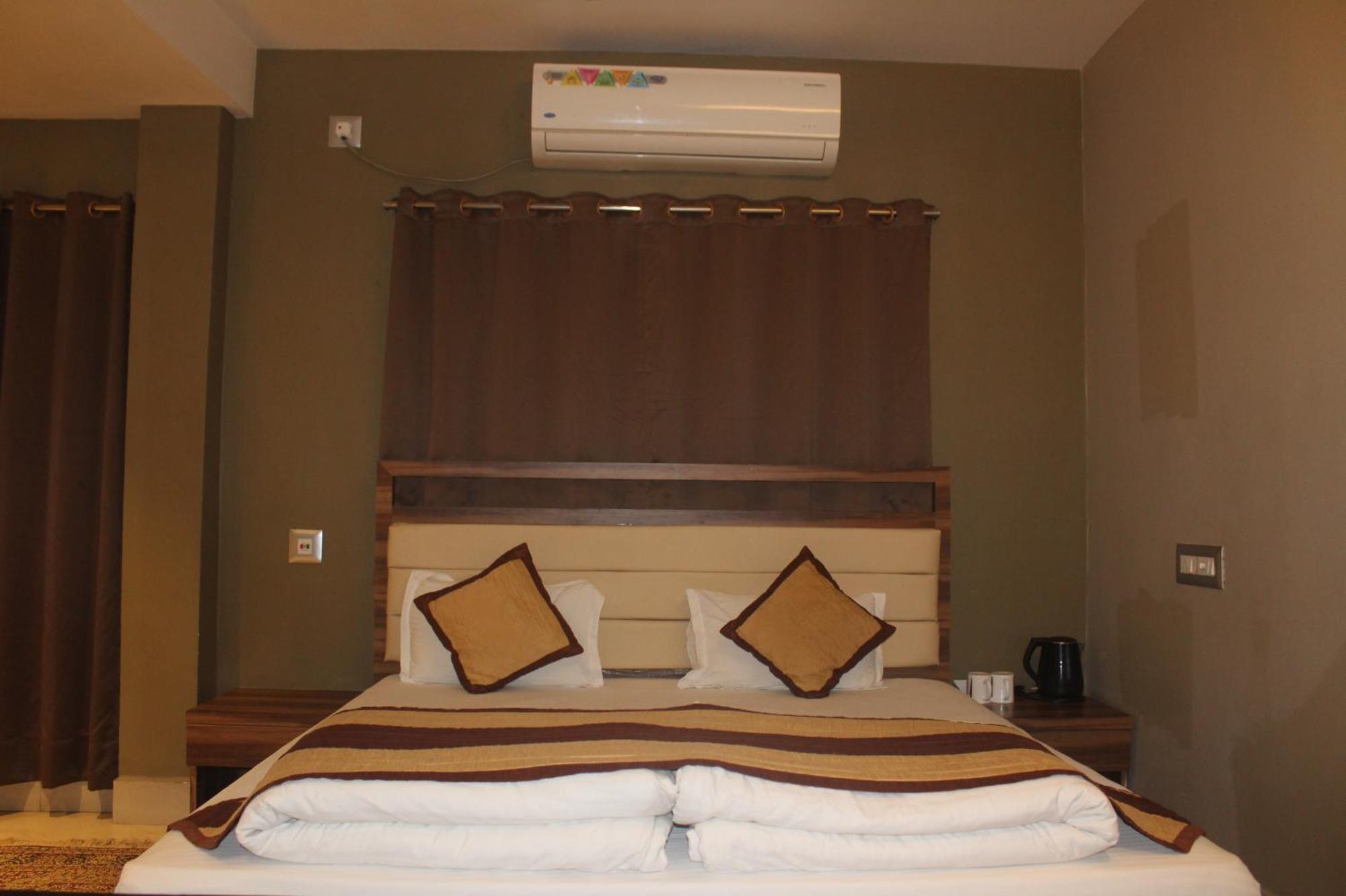 Hotel Oishi Plaza Mukutmanipur ภายนอก รูปภาพ