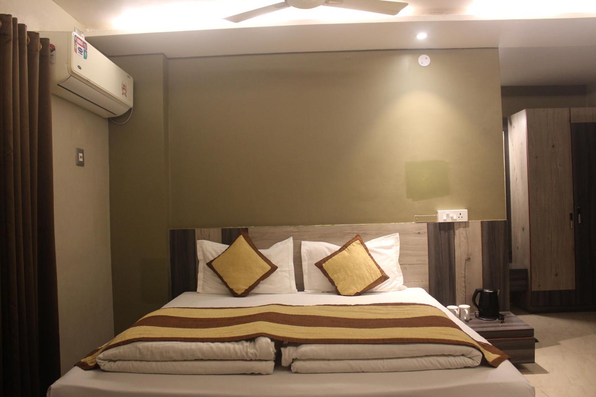 Hotel Oishi Plaza Mukutmanipur ภายนอก รูปภาพ