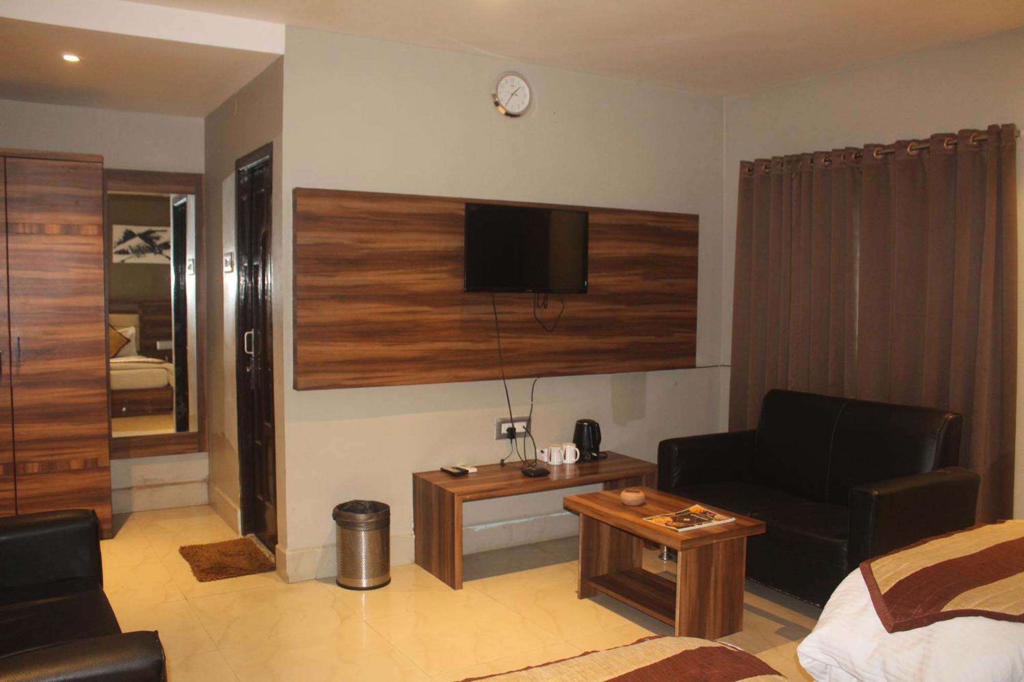 Hotel Oishi Plaza Mukutmanipur ภายนอก รูปภาพ