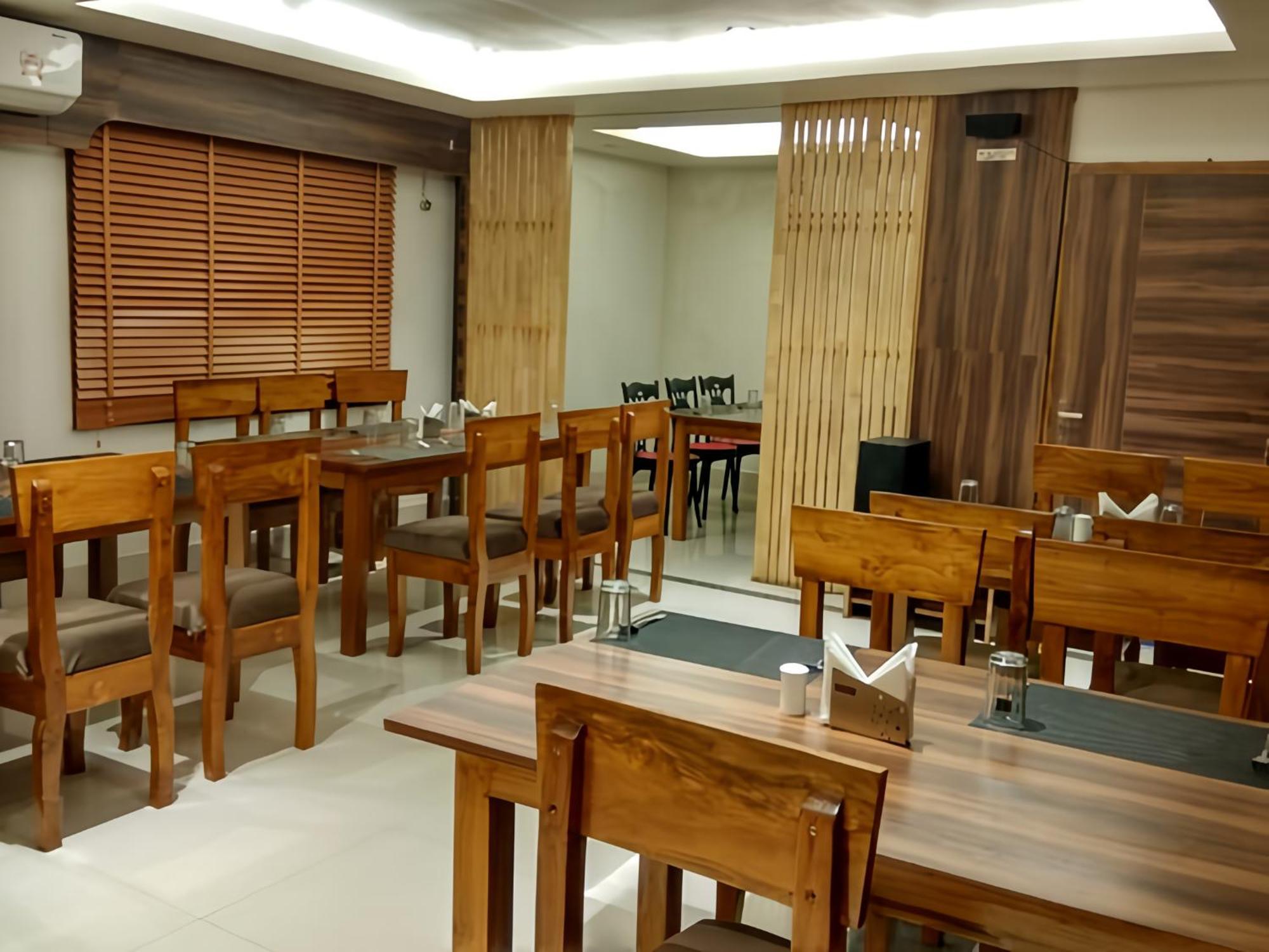 Hotel Oishi Plaza Mukutmanipur ภายนอก รูปภาพ